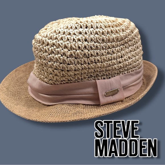 Steve Madden Accessories - EUC Steve Madden Woven Flip Brim Fedora in Cream & Soft Pink. Size OS 👒